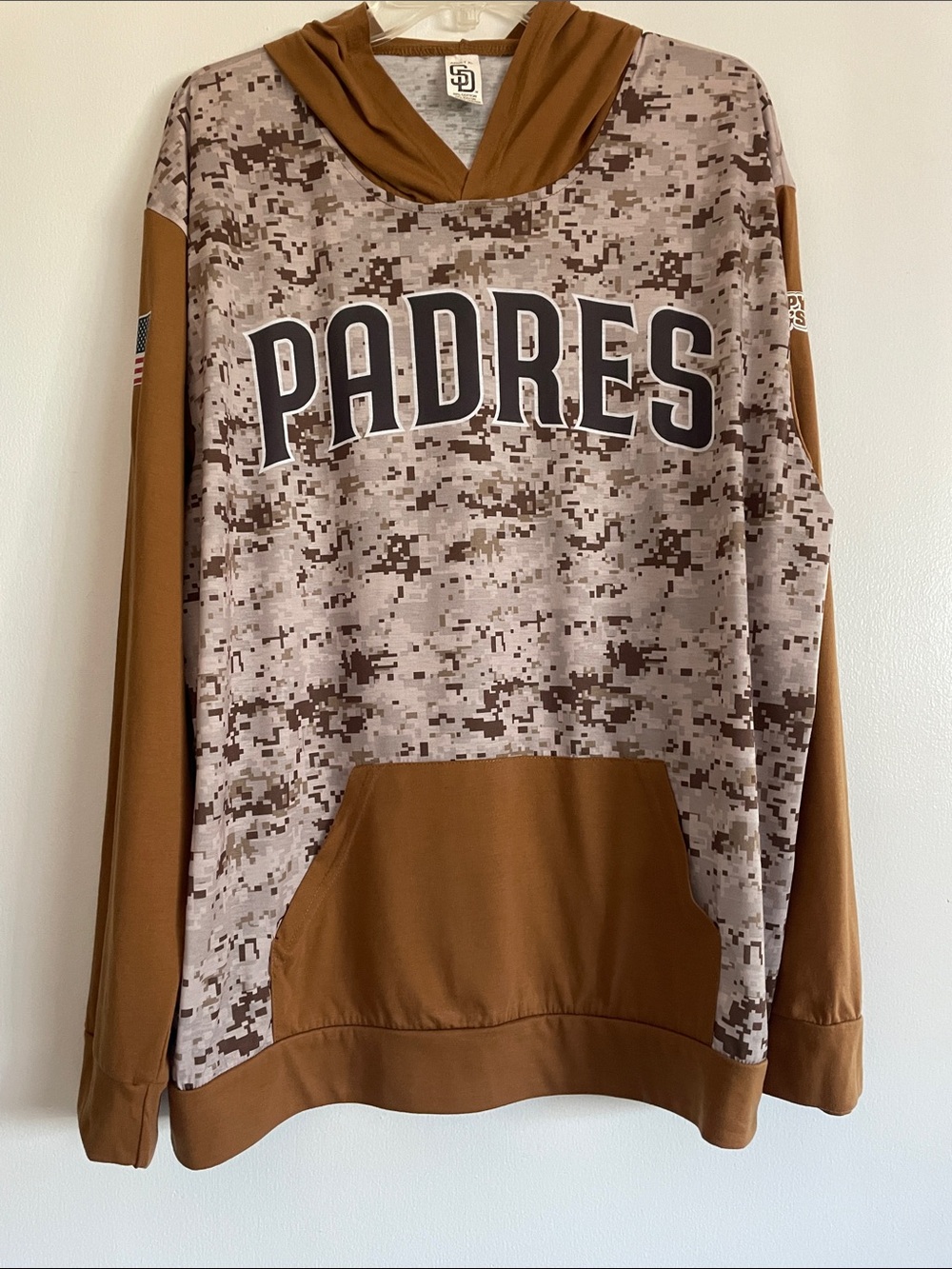 San Diego Padres Pullover Hoodie Digital Camo MLB Military.       Size XL